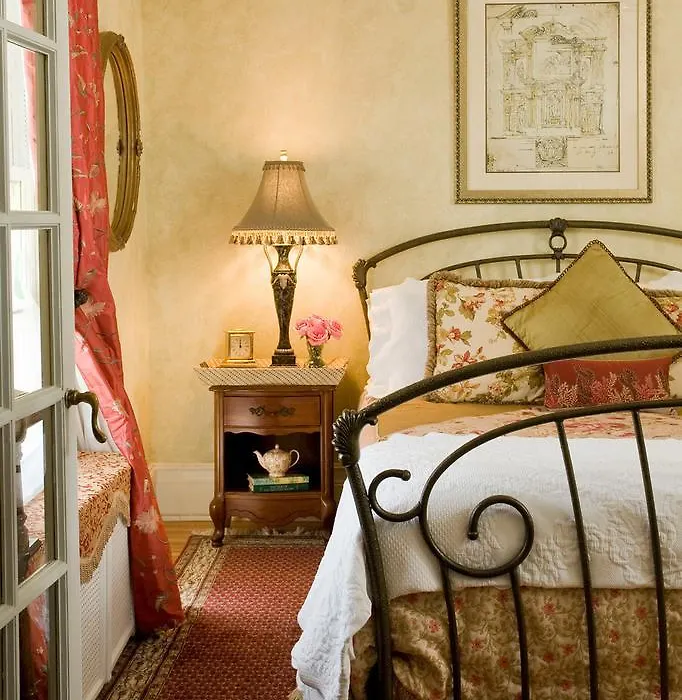 A B&B At The Edward Harris House Inn-1