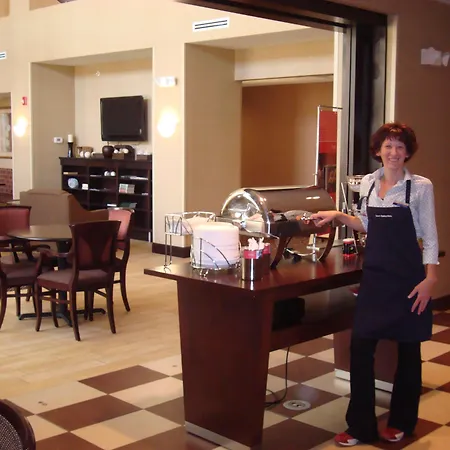 Hampton Inn & Suites Rochester-North-3